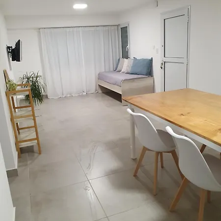 Moderno Depto 5 Con Cochera Tandil Exterior photo