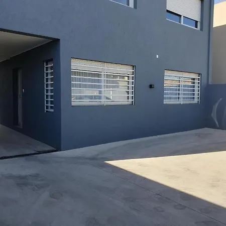 Moderno Depto 5 Con Cochera Tandil Exterior photo
